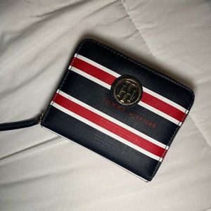 NWOT Tommy Hilfiger Wristlet/Wallet